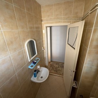 Balıkesir Edremit Akçay Sarıkız Mahallesinde Öğrenci ve Öğretmene 80 Metrekere 2+1 Ara Kat Eşyalı Kiralık Daire