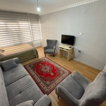 Balıkesir Edremit Akçay Sarıkız Mahallesinde Öğrenci ve Öğretmene 80 Metrekere 2+1 Ara Kat Eşyalı Kiralık Daire