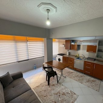Balıkesir Edremit Akçay Sarıkız Mahallesinde Öğrenci ve Öğretmene 80 Metrekere 2+1 Ara Kat Eşyalı Kiralık Daire