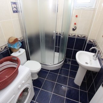 Balıkesir Edremit Akçay Mahallesinde Öğrenciye Ve Öğretmene 3+1 Giriş Üstü 130 Metrekare Eşyalı Kiralık Daire