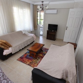 Balıkesir Edremit Akçay Mahallesinde Öğrenciye Ve Öğretmene 3+1 Giriş Üstü 130 Metrekare Eşyalı Kiralık Daire
