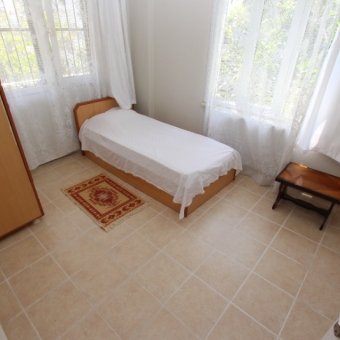 Balıkesir Edremit Akçay Mahallesinde Öğrenciye Ve Öğretmene 3+1 Giriş Üstü 130 Metrekare Eşyalı Kiralık Daire