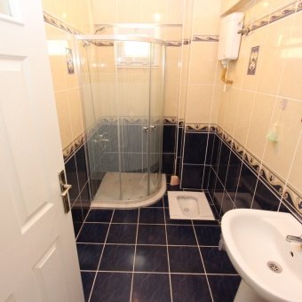 Balıkesir Edremit Akçay Mahallesinde Öğrenciye Ve Öğretmene 3+1 Giriş Üstü 130 Metrekare Eşyalı Kiralık Daire