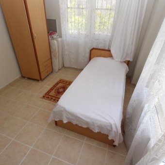 Balıkesir Edremit Akçay Mahallesinde Öğrenciye Ve Öğretmene 3+1 Giriş Üstü 130 Metrekare Eşyalı Kiralık Daire
