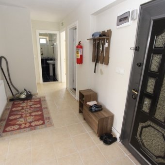 Balıkesir Edremit Akçay Mahallesinde Öğrenciye Ve Öğretmene 3+1 Giriş Üstü 130 Metrekare Eşyalı Kiralık Daire