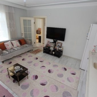 Akçay Cemiltemel'de 2+1 Giriş Üstü Açık Mutfak 70 Metrekare Eşyalı Sürekli Kiralık Daire