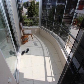 Akçay Cemiltemel'de 2+1 Giriş Üstü Açık Mutfak 70 Metrekare Eşyalı Sürekli Kiralık Daire