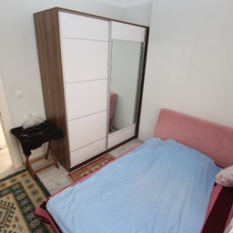 Akçay Cemiltemel'de 2+1 Giriş Üstü Açık Mutfak 70 Metrekare Eşyalı Sürekli Kiralık Daire