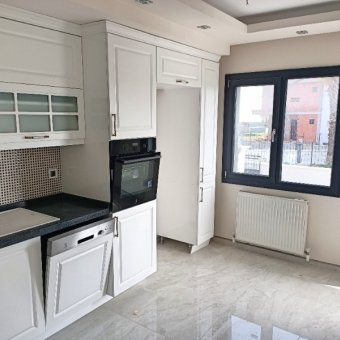 Ayvalık Sarımsaklı' da Satılık Süper Lüks Tripleks Villa.