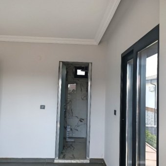 Ayvalık Güzelbahçe Evlerinde 3+1 Havuzlu Süper Lüks Satılık Müstakil Villa.