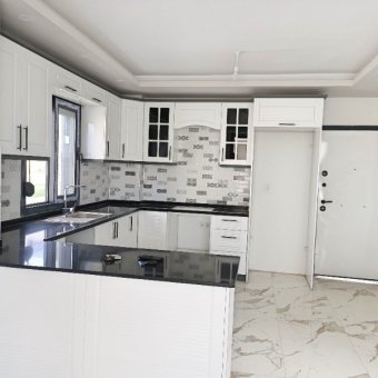 Ayvalık Altınova' da Denize ve Anayola Yakın Site İçinde Satılık Sıfır Villa.