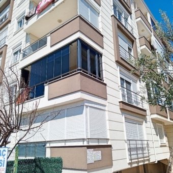 REPAL' den Sarımsaklı Merkezde 2+1 Eşyalı Site İçinde Satılık Daire.
