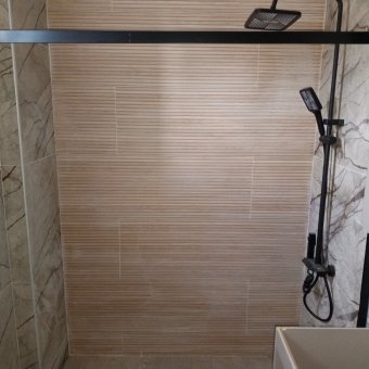 Ayvalık Altınova Merkezde 4+1 Sıfır Satılık Taş Villa.