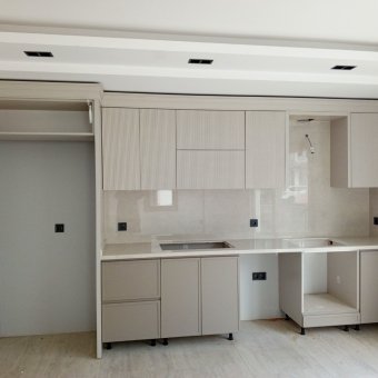 Ayvalık Altınova Merkezde 4+1 Sıfır Satılık Taş Villa.