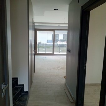 Ayvalık Altınova Merkezde 4+1 Sıfır Satılık Taş Villa.