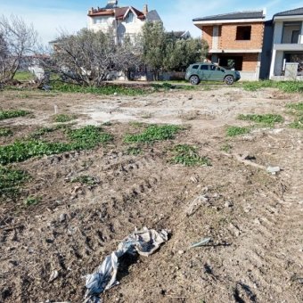 Ayvalık Altınova' da Denize Yakın Konut İmarlı Arsa.