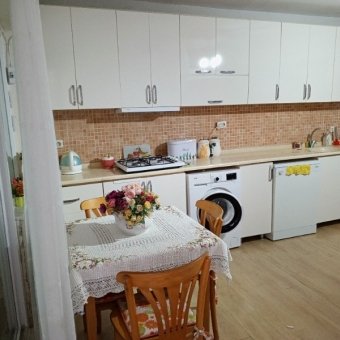 Ayvalık Sarımsaklı Merkezde 2+1 Eşyalı Satılık Daire.