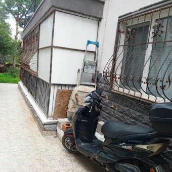 Ayvalık Sarımsaklı Merkezde 2+1 Eşyalı Satılık Daire.