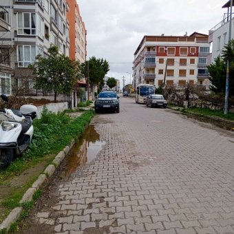 Ayvalık Sarımsaklı Merkezde 2+1 Eşyalı Satılık Daire.
