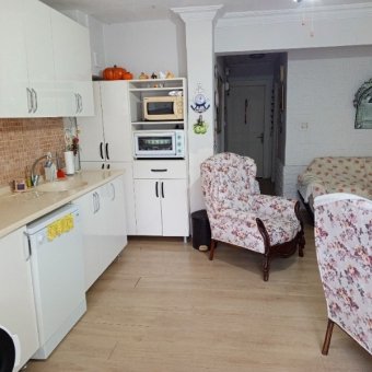 Ayvalık Sarımsaklı Merkezde 2+1 Eşyalı Satılık Daire.