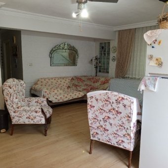 Ayvalık Sarımsaklı Merkezde 2+1 Eşyalı Satılık Daire.