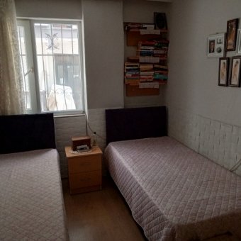 Ayvalık Sarımsaklı Merkezde 2+1 Eşyalı Satılık Daire.