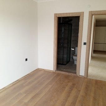 Ayvalık Altınova Merkezde  Yeni Binada Sıfır 2+1 Satılık Daire.