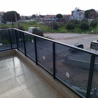 Ayvalık Altınova Merkezde  Yeni Binada Sıfır 2+1 Satılık Daire.