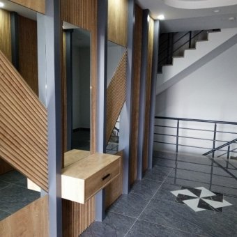 Ayvalık Altınova Merkezde  Yeni Binada Sıfır 2+1 Satılık Daire.