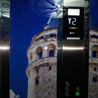 Ayvalık Altınova Merkezde  Yeni Binada Sıfır 2+1 Satılık Daire.