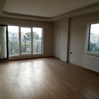 Ayvalık Altınova Merkezde  Yeni Binada Sıfır 2+1 Satılık Daire.