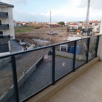 Ayvalık Altınova Merkezde  Yeni Binada Sıfır 2+1 Satılık Daire.