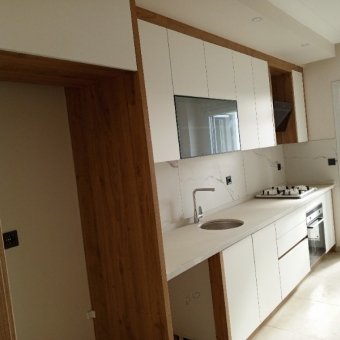 Ayvalık Altınova Merkezde  Yeni Binada Sıfır 2+1 Satılık Daire.