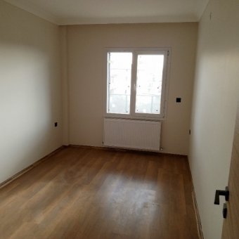 Ayvalık Altınova Merkezde  Yeni Binada Sıfır 2+1 Satılık Daire.