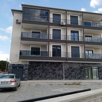 Ayvalık Altınova Merkezde  Yeni Binada Sıfır 2+1 Satılık Daire.
