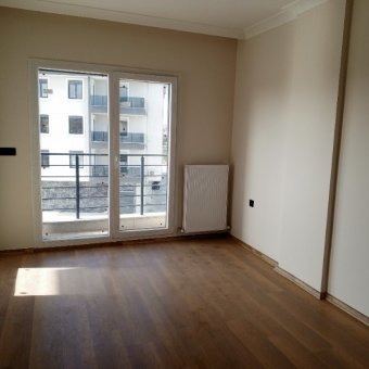 Ayvalık Altınova Merkezde  Yeni Binada Sıfır 2+1 Satılık Daire.