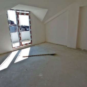 Bahçelievler Soğanlı merkezde 5+2 geniş dubleks daire.
