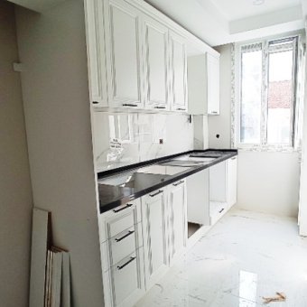 Bahçelievler merkez mah. Satılık 2+1 ara kat sıfır  otoparklı daire.