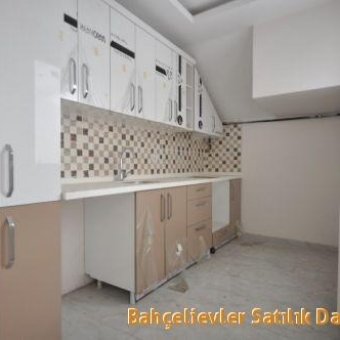 Bahçelievler  Yenibosna satılık sıfır 2+1 daire.