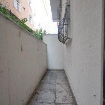 Bahçelievler  Yenibosna satılık sıfır 2+1 daire.
