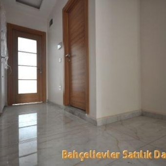Bahçelievler  Yenibosna satılık sıfır 2+1 daire.