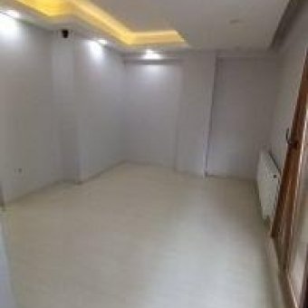 Bahçelievler  Zafer mah. Satılık sıfır 1+1 ara kat yeni daire.