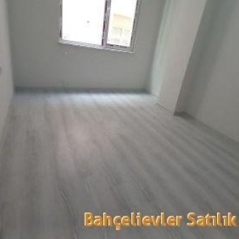 Bahçelievler  Hürriyet Satılık sıfır 2+1 ara kat daire.