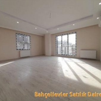 Bahçelievler  Hürriyet mah. Satılık sıfır 5+2 geniş dubleks daire.