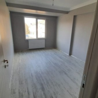 YENİ YAPILAN SAĞLIK MERKEZİNİN YANINDA SATILIK SIFIR DAİRE