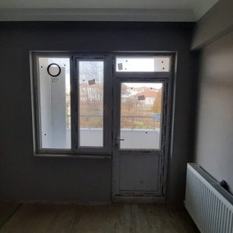 YENİ YAPILAN SAĞLIK MERKEZİNİN YANINDA SATILIK SIFIR DAİRE