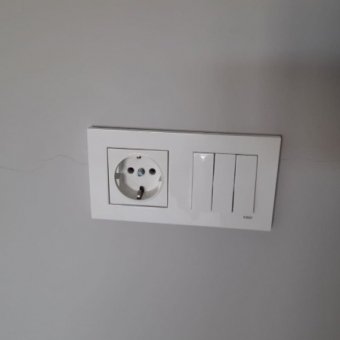 YENİ YAPILAN SAĞLIK MERKEZİNİN YANINDA SATILIK SIFIR DAİRE