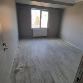 YENİ YAPILAN SAĞLIK MERKEZİNİN YANINDA SATILIK SIFIR DAİRE